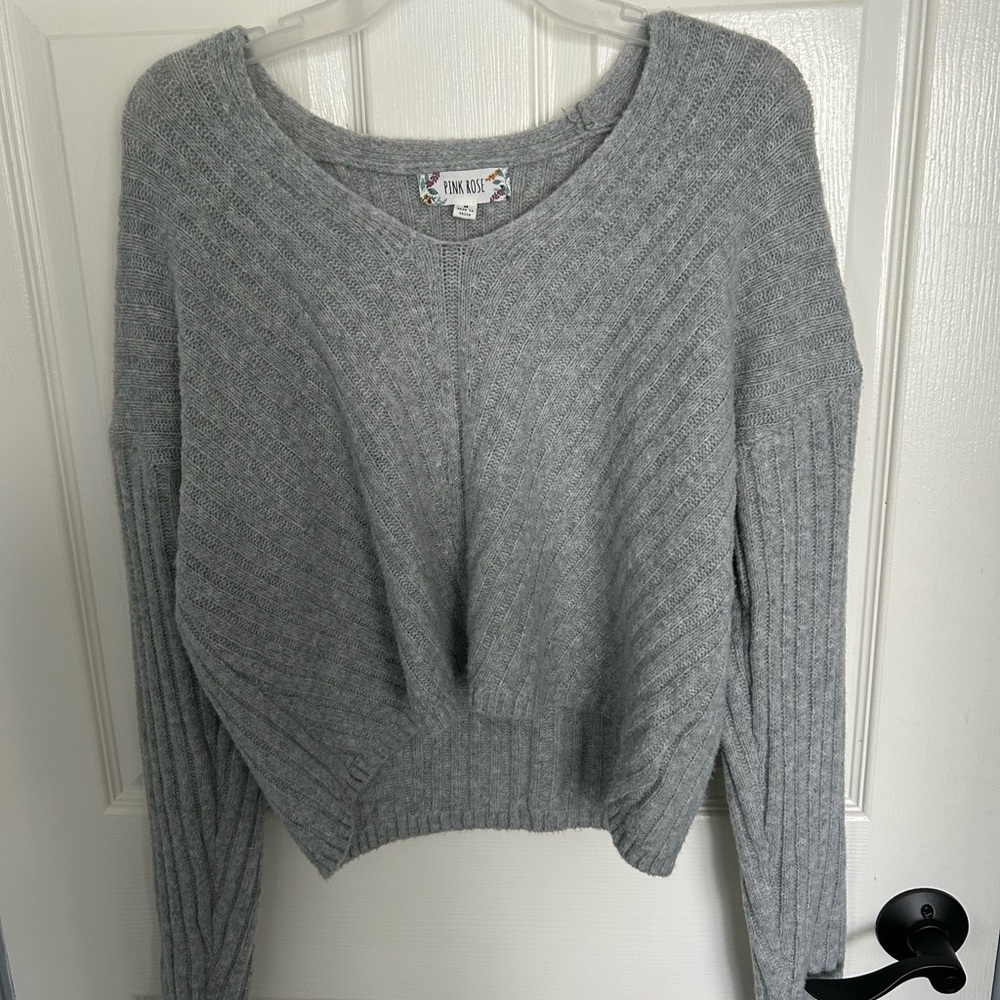 Pink Rose Gray V-Neck Sweater with Ribbed Texture